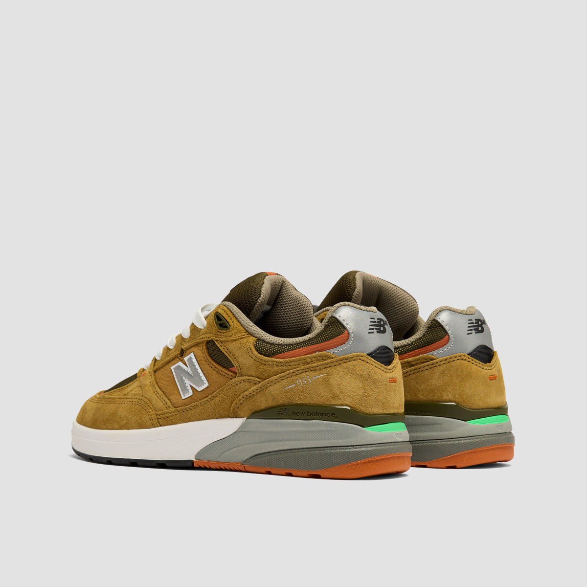 New Balance Numeric Andrew Reynolds 933 Shoes - Camel/Dark Brown