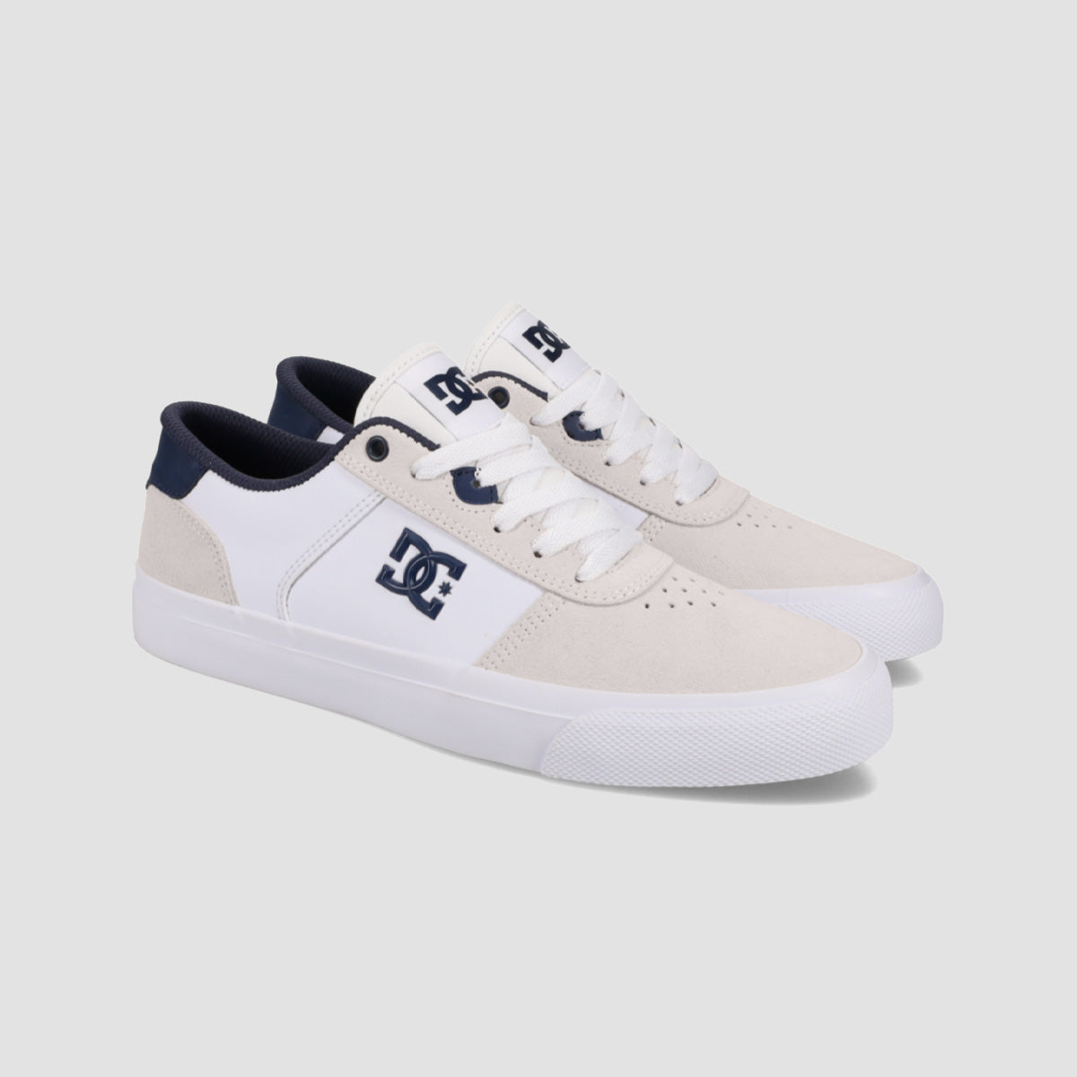 DC Teknic Shoes - White/Navy
