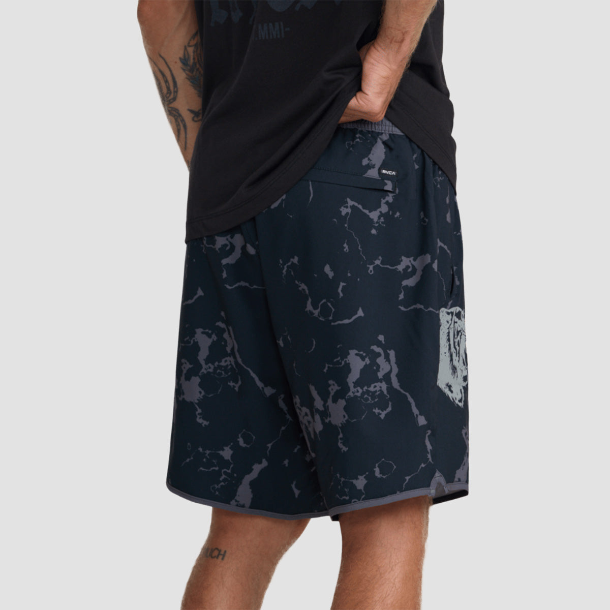 RVCA Yogger Stretch Contrast 17" Shorts Black 2