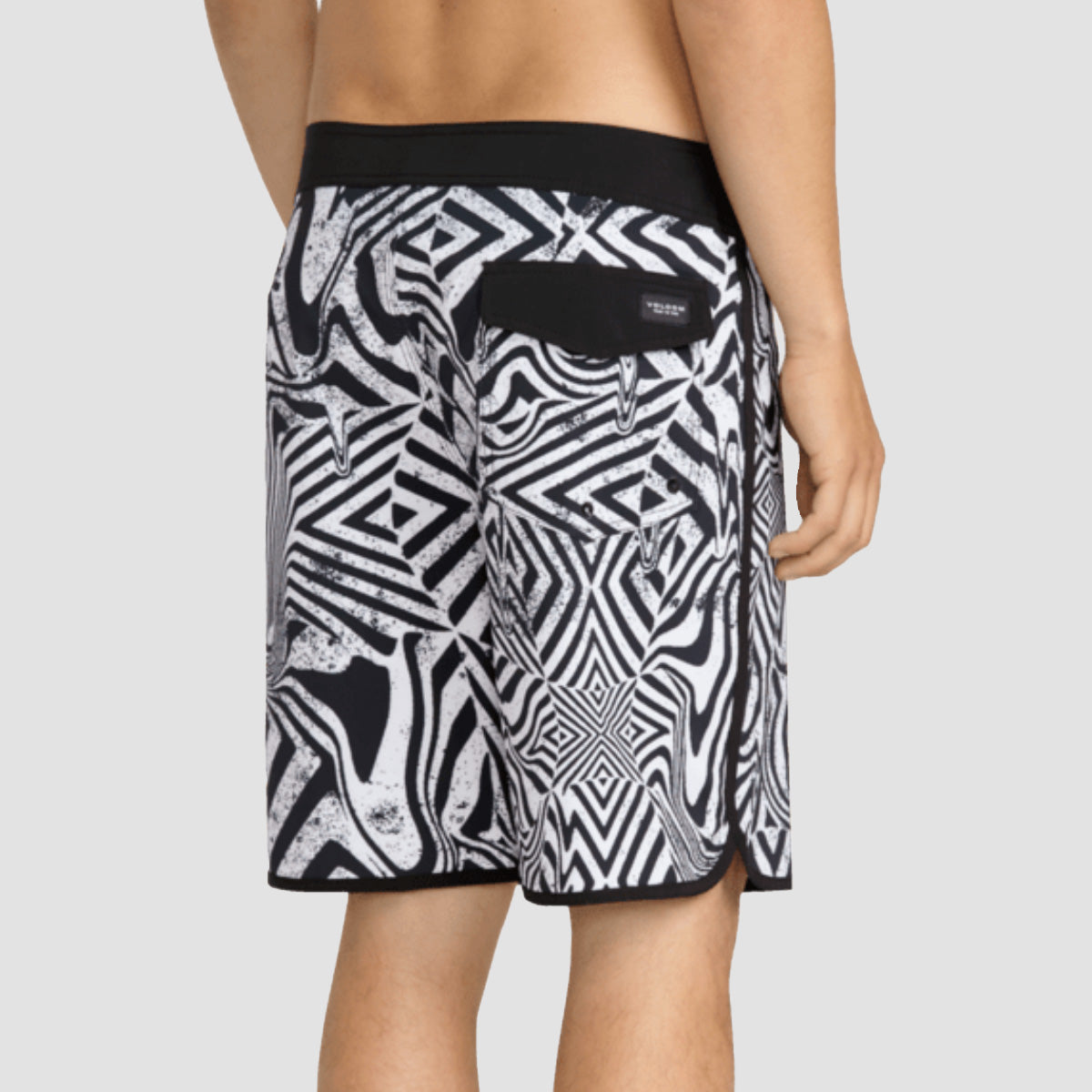 Volcom Infuse Scallop Mod 19" Boardshorts White Black