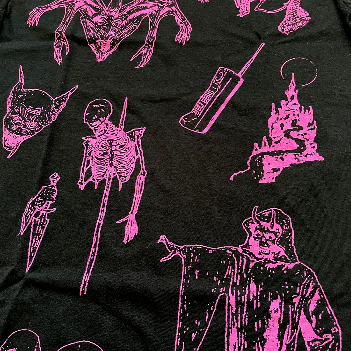 Dungeon Tales Of Mystery T-Shirt Black/Neon Pink