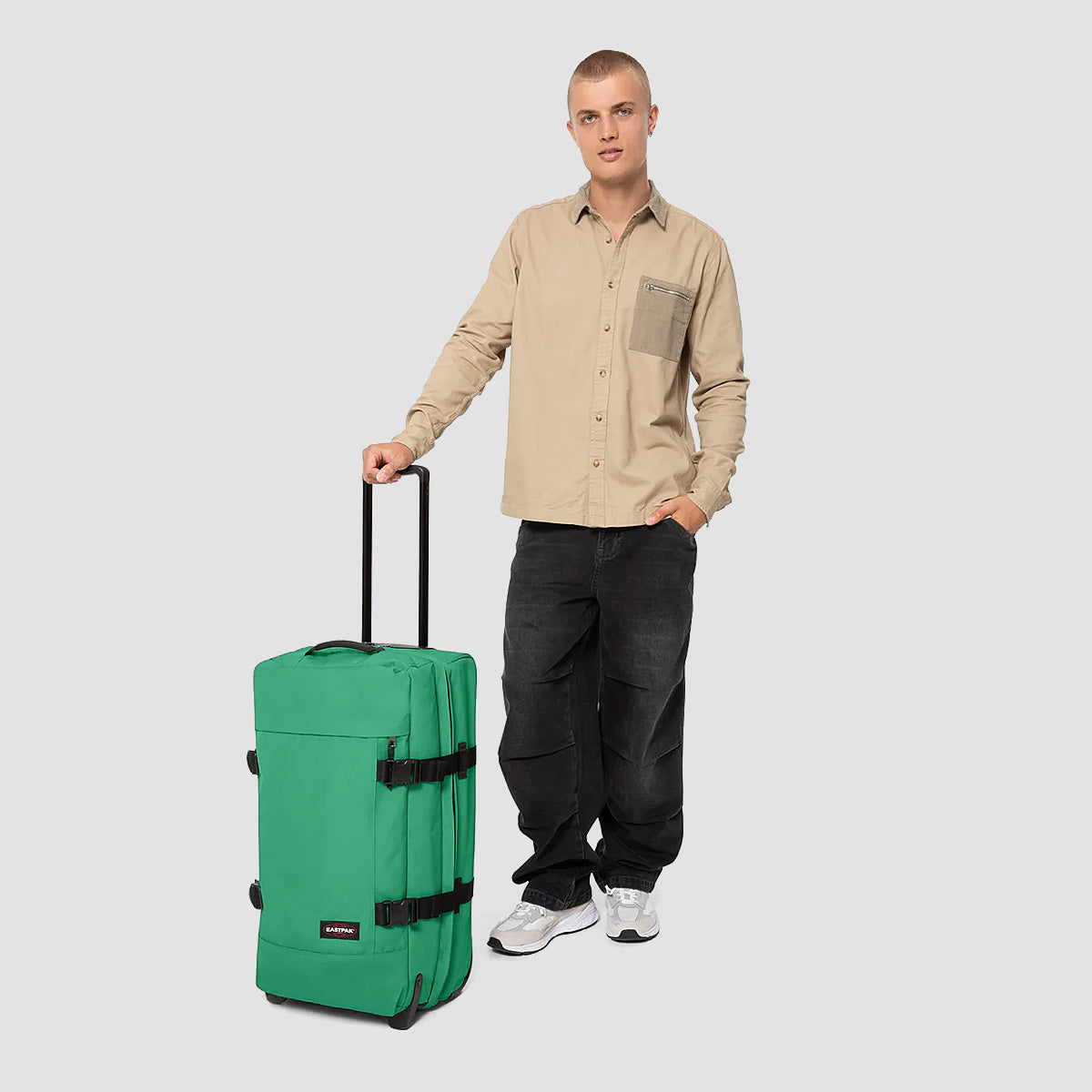 Eastpak Tranverz M 78L Wheeled Suitcase Gem Green