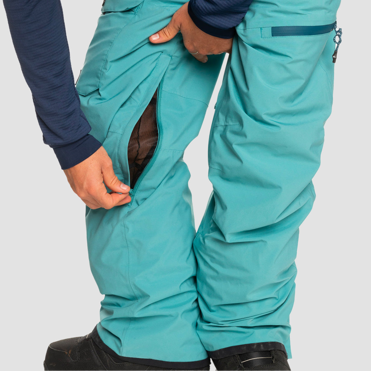 Quiksilver Utility Snow Bib Pants Brittany Blue