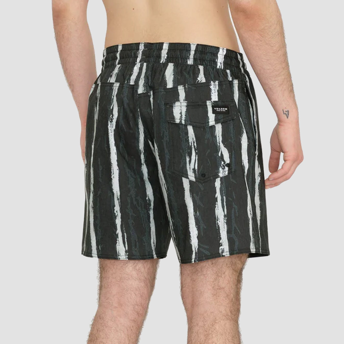 Volcom V Ent Hockey Dad 17" Boardshorts Black